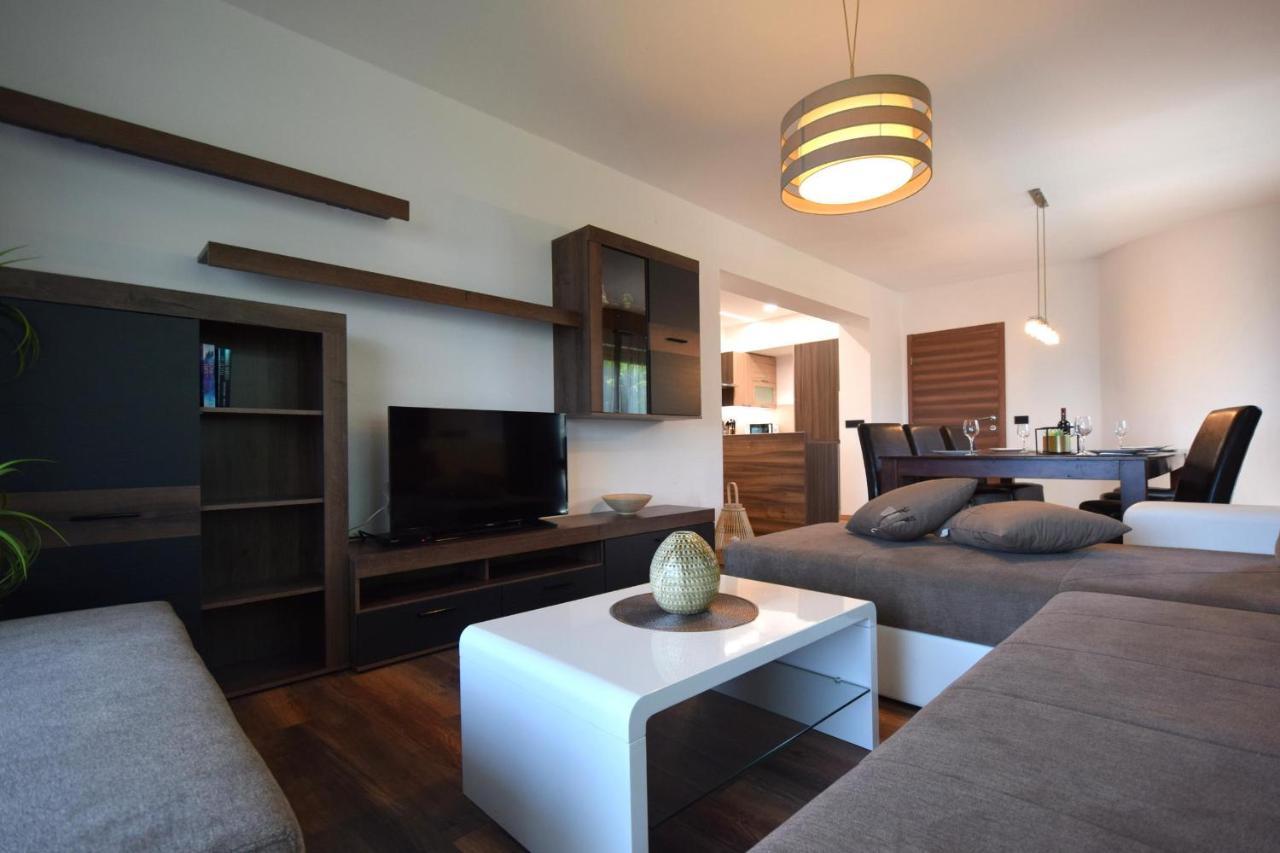 Apartments Antonija Malinska Extérieur photo