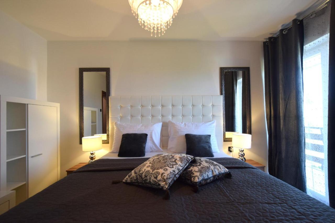 Apartments Antonija Malinska Extérieur photo
